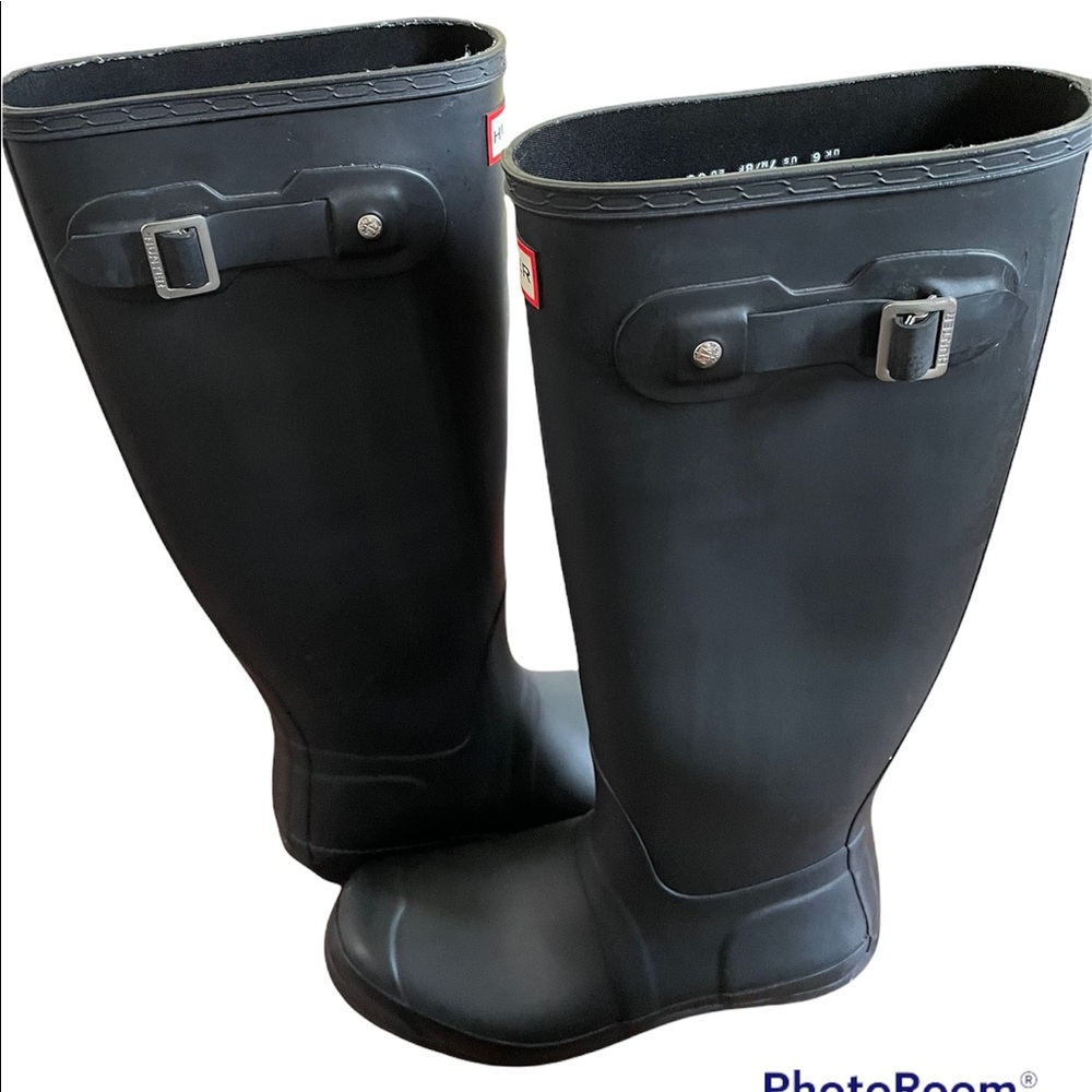 Women matte black tall Hunter rainboots plus bonus  boot socks!!!
